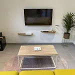 Maison Individuelle Avec Terrasse Et Parking